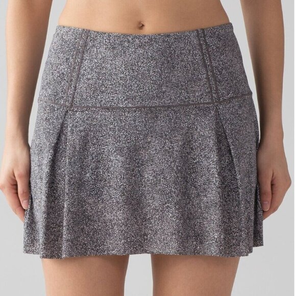 Lululemon Lost In Pace Skirt Sea Spray Alpine White Dark Chrome / Black Size 4 - Picture 1 of 8